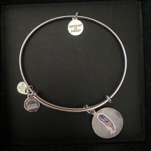 Alex & Ani Silver Feather Charm “Keep your Heart Light” expandable Bracelet 2016